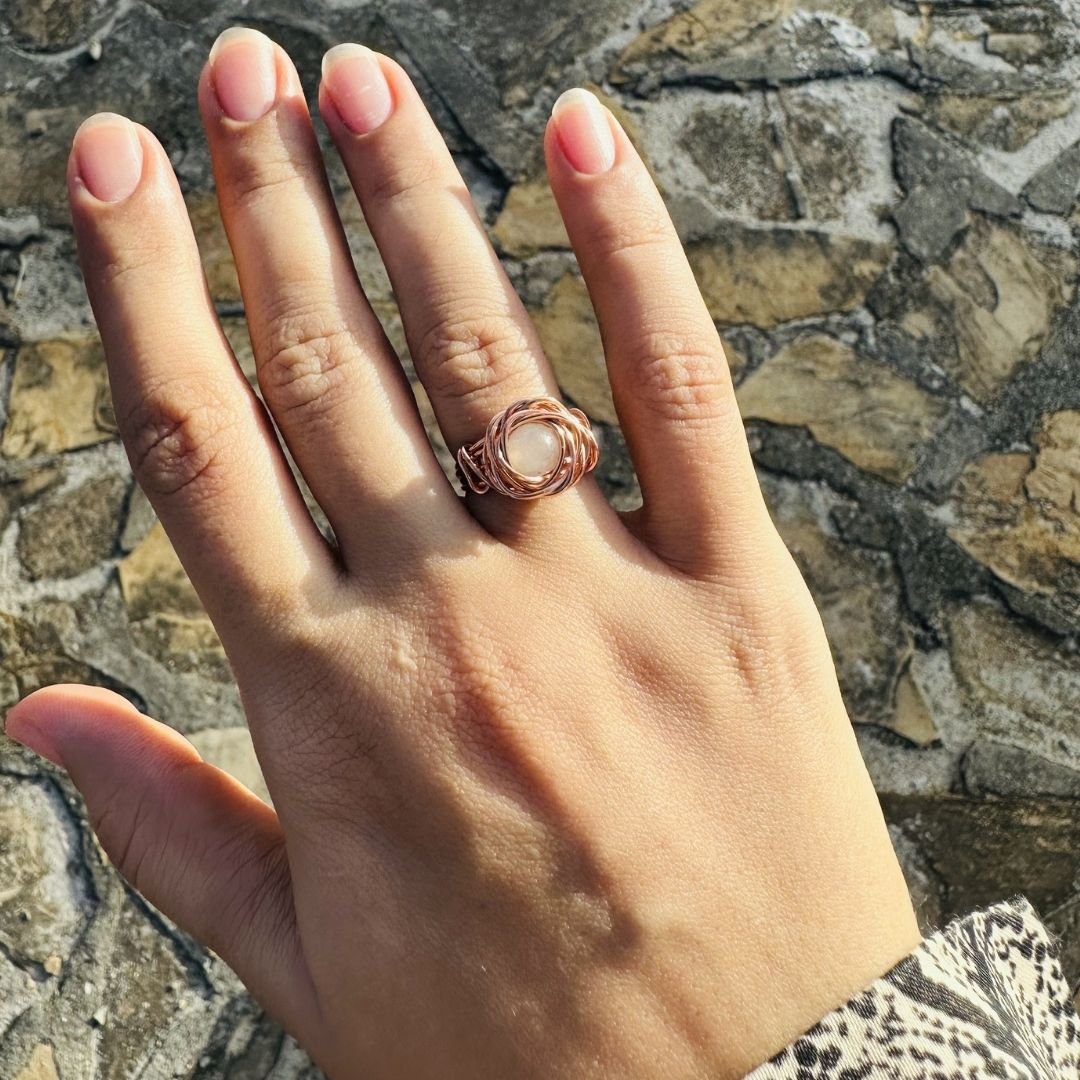 Gemstone flower ring Gemstones Chip Wire Ring - Image 1